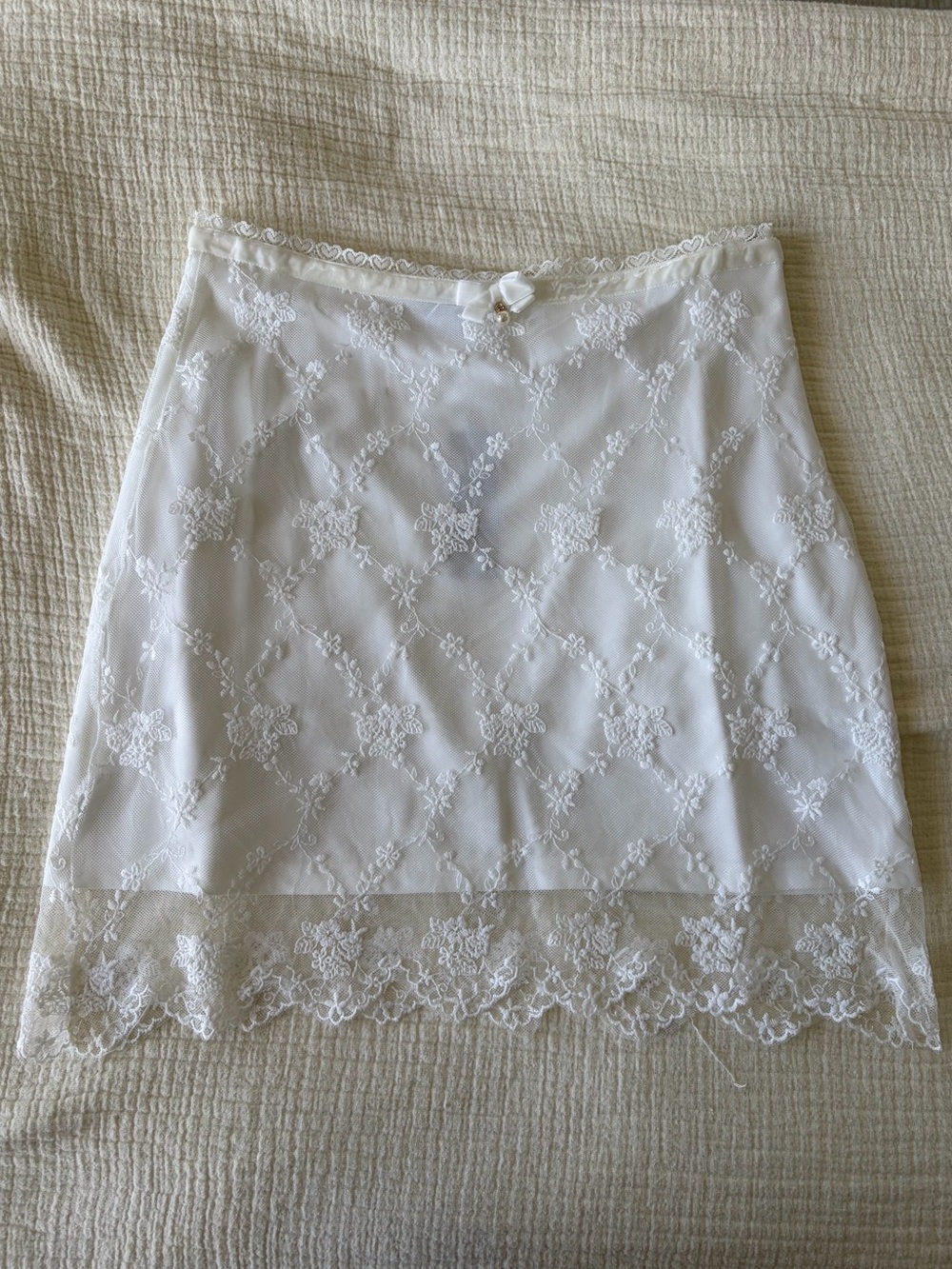 Lulu’s White Heart Lace Skirt